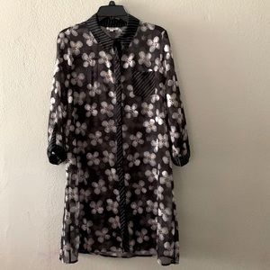 Paris mums,size L, blouse black with white flowers